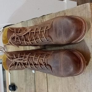 Beautiful boots size 9E